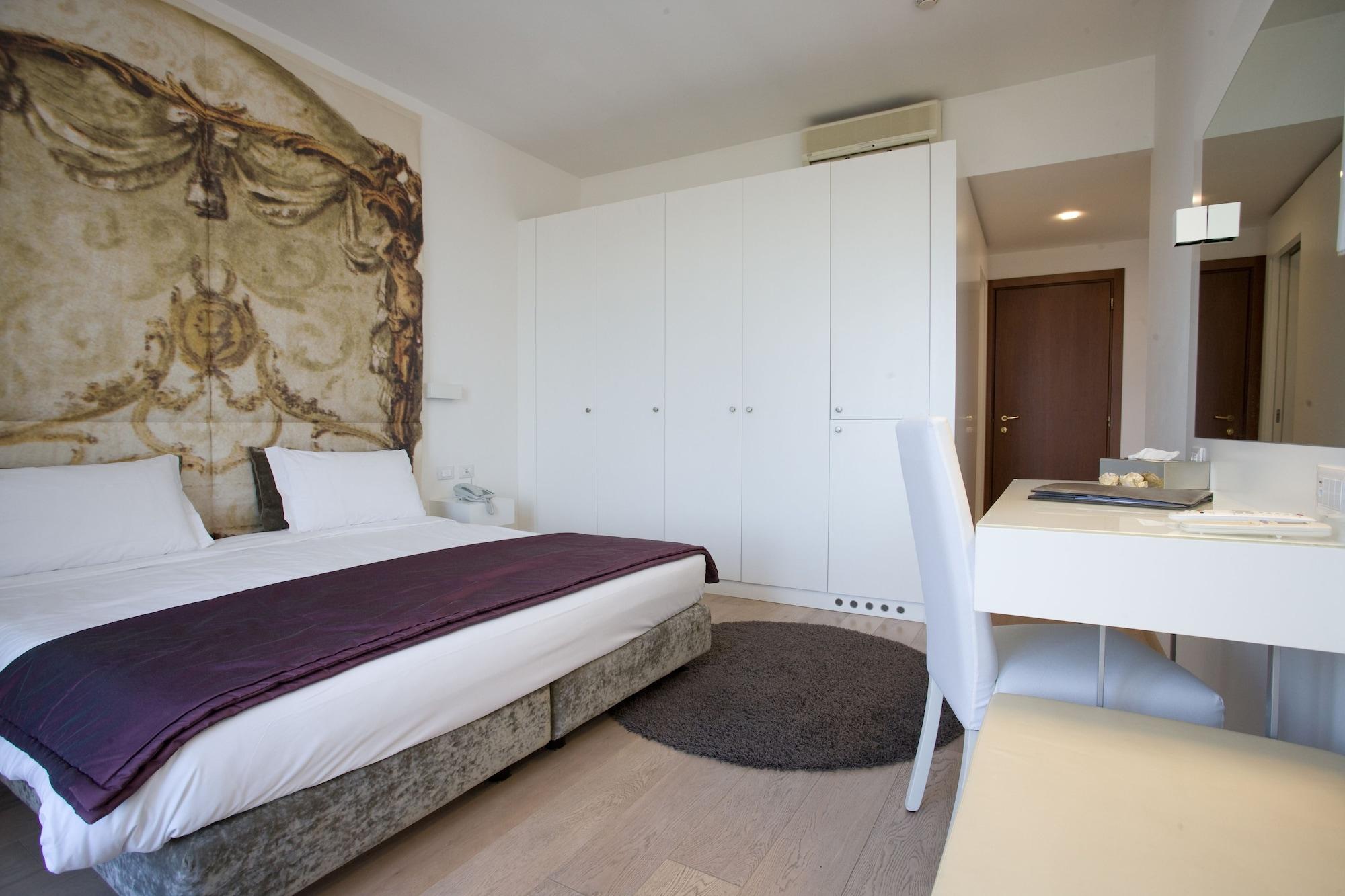 Hotel Castello Di Santa Vittoria Santa Vittoria dʼAlba Buitenkant foto