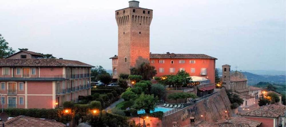 Hotel Castello Di Santa Vittoria Santa Vittoria dʼAlba Buitenkant foto