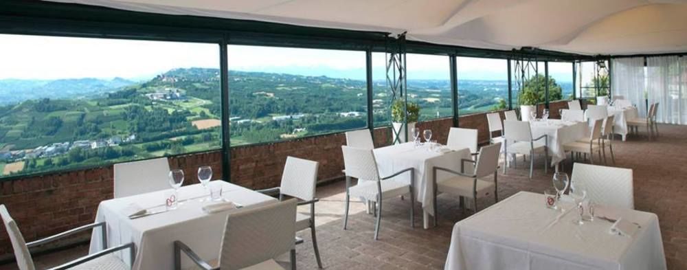 Hotel Castello Di Santa Vittoria Santa Vittoria dʼAlba Buitenkant foto