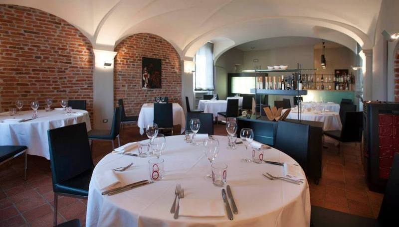 Hotel Castello Di Santa Vittoria Santa Vittoria dʼAlba Buitenkant foto